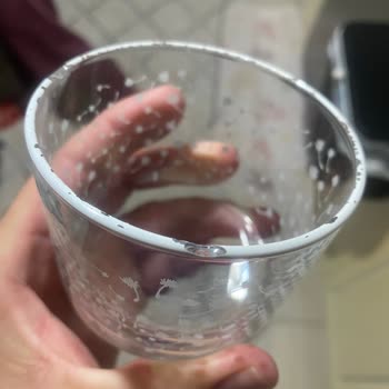 Cam Sürahilerin Kapaklarında Soyulma Yaşadım Mağduriyetimin Giderilmesini İstiyorum