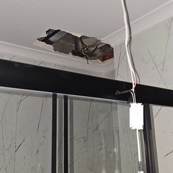 Ecrin Elektrik | Ustaelektrikciniz.com Usta İşini Tamamlamadan Daha Fazla Para Talep Etti!