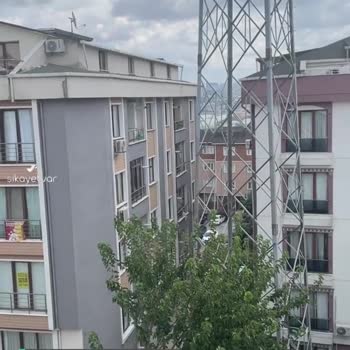 Büyükçekmece Belediyesi Sokak Ortasında Trafo!