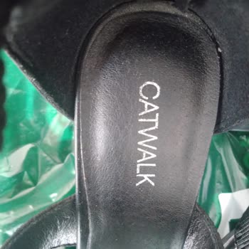 İlk Kullanımda Yaralanmaya Sebep Olan Ayakkabı Ve Olumsuz Mağaza Yaklaşımı