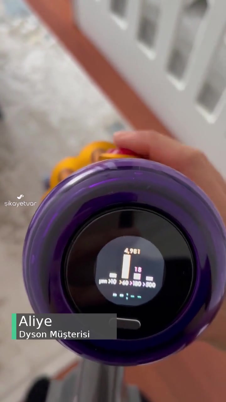 Dyson V12 Süpürge Kendi Kendine Kapanıyor! videonun kapak resmi
