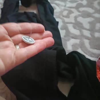 Alarm İğnesi Mağazada Çıkarılmadı, Kızımın Ayağına Battı Sağlık Riski Yaşadık