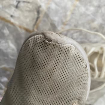 FLOdan Alınan Puma Ayakkabı Kısa Sürede Yırtıldı Değişim Reddedildi