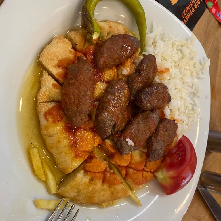 Ankamall San İskenderde Görselden Uzak Kötü Sunum Ve Lezzetsiz Menü Deneyimi