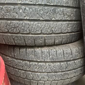 1 Ayda Dağılan Lastiklere Çözüm Sunulmuyor: Mağduriyetim Giderilmiyor