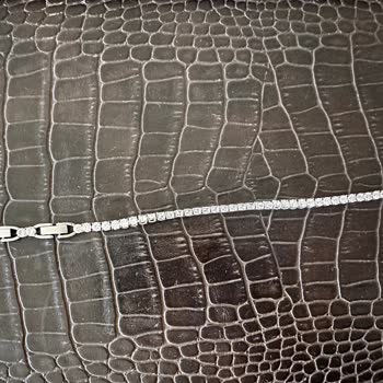 Swarovski Bileklikler Kısa Sürede Bozuldu, Servis Desteği Yok