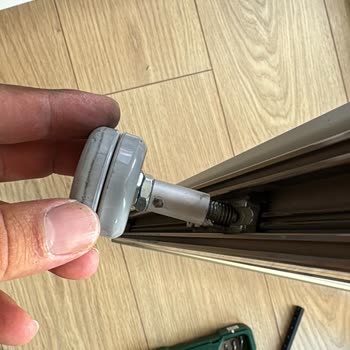 Cam Balkon Tekerlek Arızası Ve Yedek Parça Sorunu Nedeniyle Mağduriyet