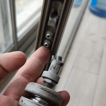 Cam Balkon Tekerlek Arızası Ve Yedek Parça Sorunu Nedeniyle Mağduriyet