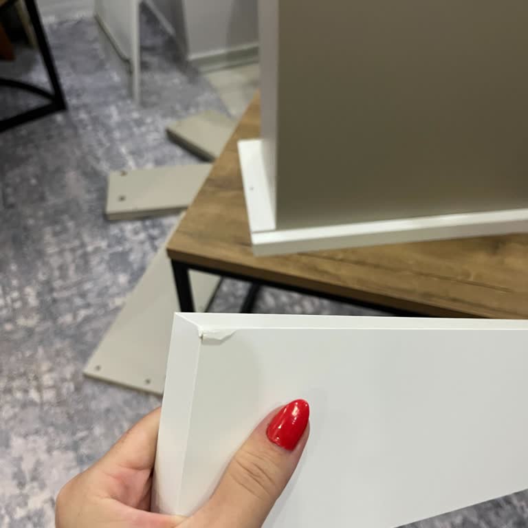 Hasarlı Mobilya İçin Yetersiz Destek Ve Müşteri Hizmetleri Hayal Kırıklığı