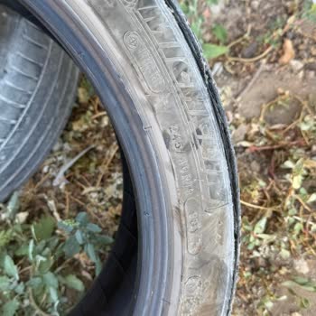 Neumático Michelin Primacy 4 se rajó después de la garantía, solicito reemplazo