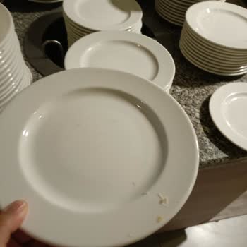 Rezervasyon Sonrası Kötü Oda, Yetersiz Temizlik Ve Tatilbudur'un İlgisizliği Nedeniyle Mağduriyet