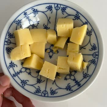 Aldığım Kaşar Peynirinin Bozuk Çıkması Ve Müşteri Hizmetlerinden Yanıtsız Kalması