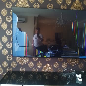 Kırık Televizyon, Bitmeyen Değişim Süreci Ve İlgisiz Müşteri Hizmetleri