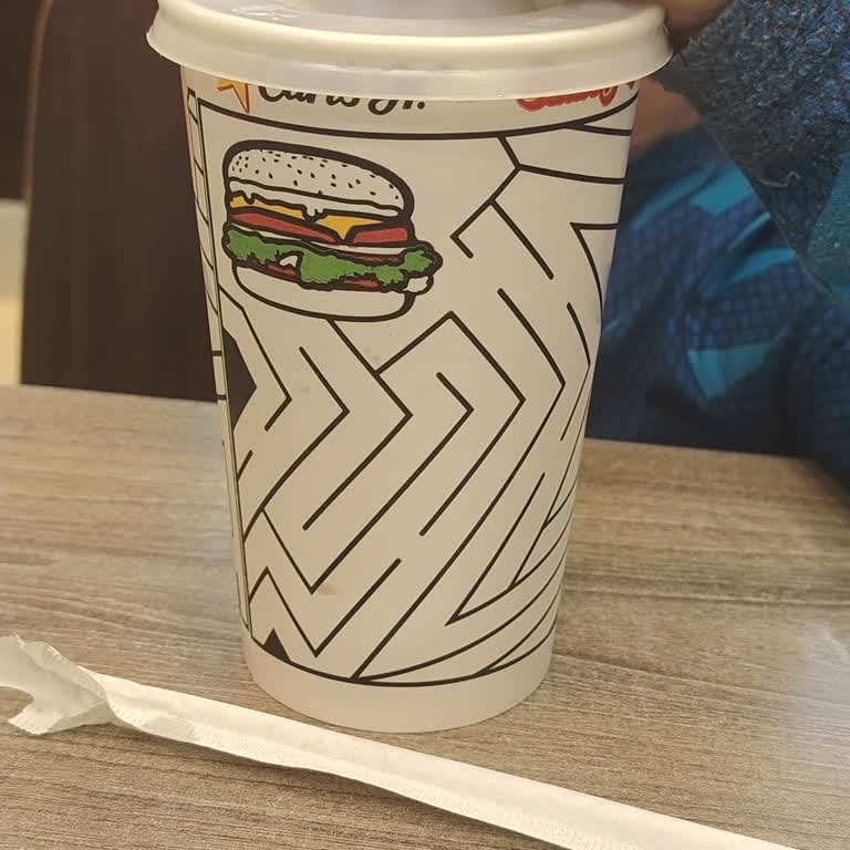 Çocuğuma Bardak Verilmedi, Çalışanlar Ve Müdür Dalga Geçti