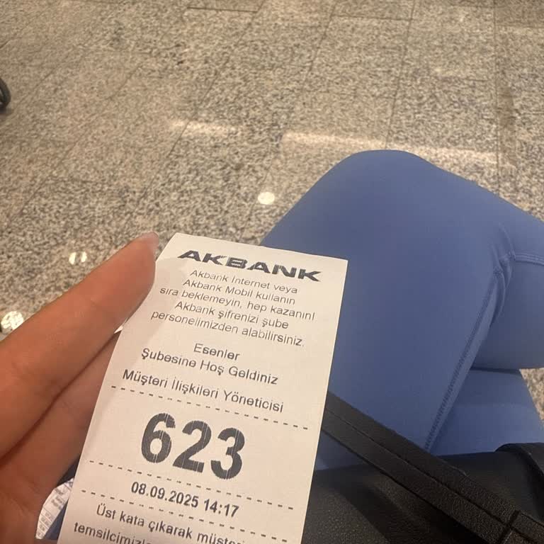 Akbank Şubesinde Tek Personel Nedeniyle Uzun Bekleme Ve Mağduriyet