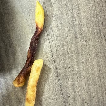 Burger King'de Yanık Patates Ve Ağır Kokulu Hamburger Sorunu