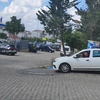 Başakşehir Belediyesi Kayabaşı Mah. Ulubatlı Hasan Cad. Trafik Sorunu (Okul Çıkışı)