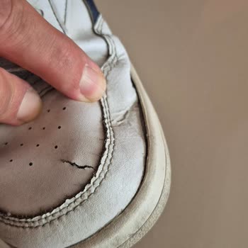 Kısa Sürede Açılan Ayakkabılar İçin Garanti İncelemesinde Çözüm Sunulmadı