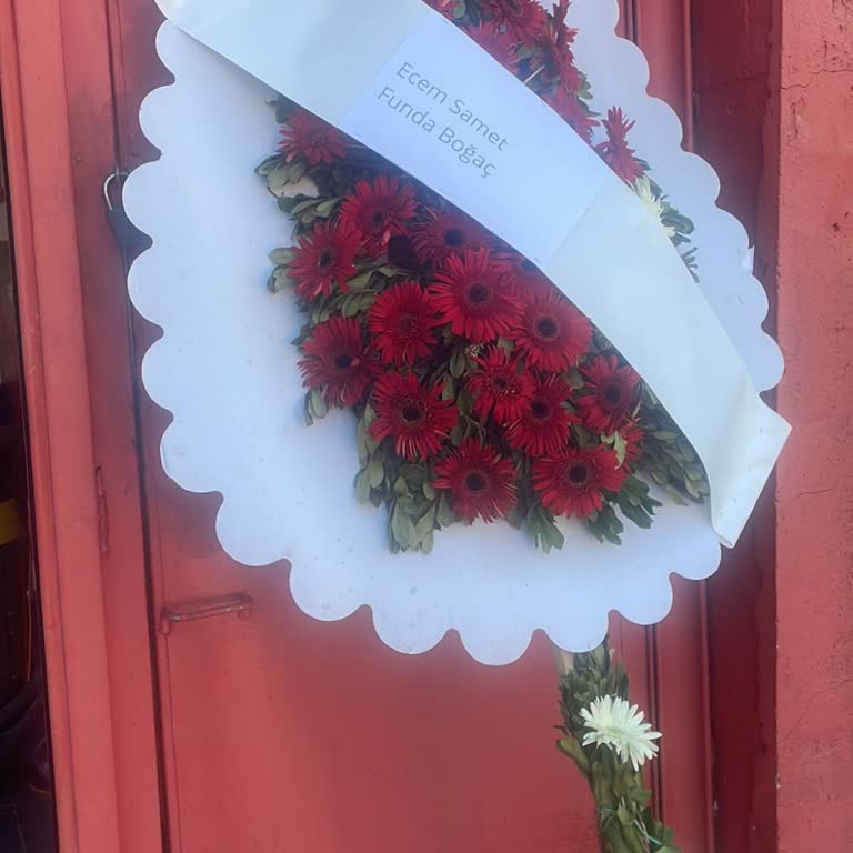 Çelenk Siparişimde İsim Yazısı Profesyonel Hazırlanmadı, Mağduriyet Yaşadım