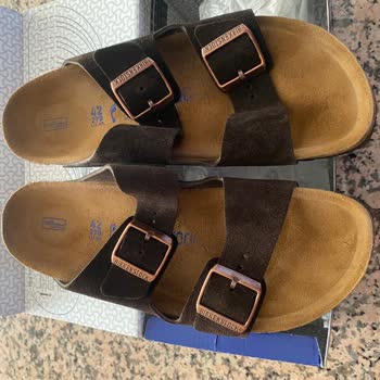 Birkenstock Arizona Sandaletin Tabanındaki Çıkıntı Yürümemi Engelliyor