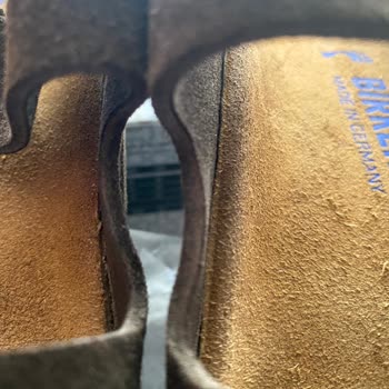 Birkenstock Arizona Sandaletin Tabanındaki Çıkıntı Yürümemi Engelliyor