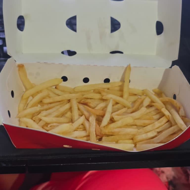 Dev Kutu Patates Az Ve Hardal Soslar Eksik Geldi