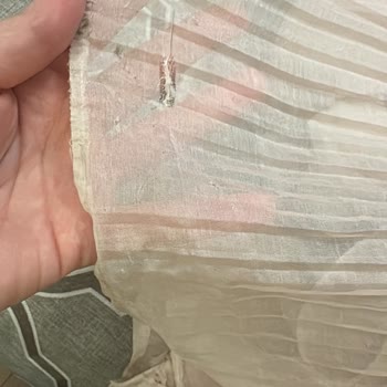 Yanlış Beden, Kirli Ve Eksik Teslim Edilen Elbise İle Nişan Öncesi Mağduriyet