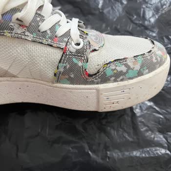 Lacoste Ayakkabıda Sürekli Deformasyon Ve İlgisiz Servis