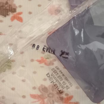 BİM'den Alınan Hamburger Ekmeği Küflü Çıktı, Para İadesi İstiyorum