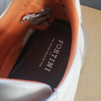 Bir Ayda Deforme Olan Ayakkabı Ve Yetersiz Müşteri Hizmeti