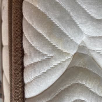 Yatakta Oluşan Sararmalar Garanti Kapsamında Değerlendirilmedi