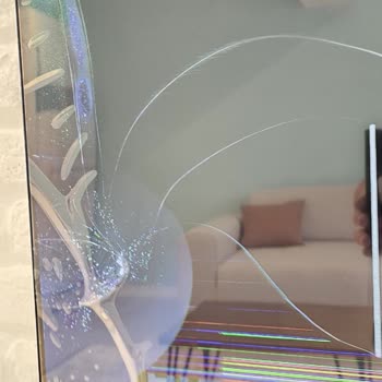 Kırık Çıkan TV'lerde Ekran Değişimi Neredeyse Yeni TV Fiyatına Eşit