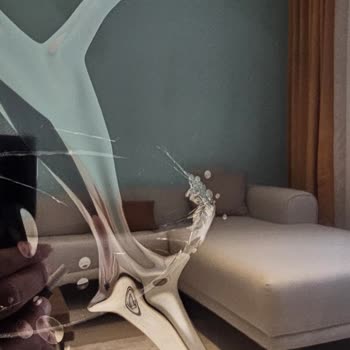 Kırık Çıkan TV'lerde Ekran Değişimi Neredeyse Yeni TV Fiyatına Eşit