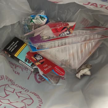 Dardanel Sandviçin İçinde Hamam Böceği Parçası Buldum, Sağlığım Ve Güvenim Sarsıldı