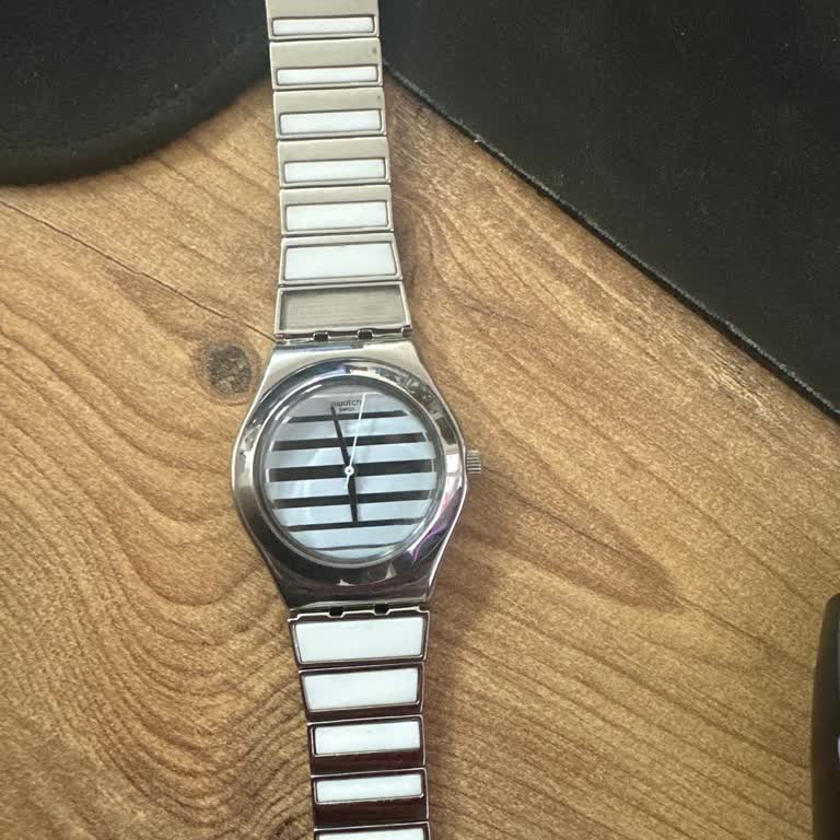 Swatch Irony Saatimin Taşları Sürekli Düşüyor, İade Talebim Reddediliyor