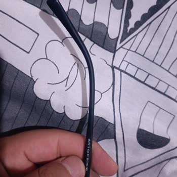 Mustang Marka Gözlük Çerçevesinde Renk Solması Ve İlgisiz Müşteri Hizmeti