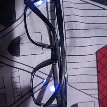 Mustang Marka Gözlük Çerçevesinde Renk Solması Ve İlgisiz Müşteri Hizmeti