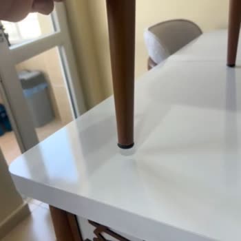 Hasarlı Sandalyeler Değiştirilmiyor Mağaza Ve Müşteri Hizmetleri Çözüm Sunmuyor