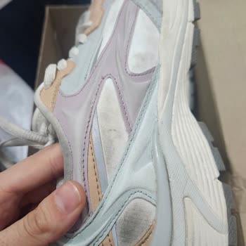 Aldığım Ayakkabıda Leke Sorunu Ve Yetersiz Destek