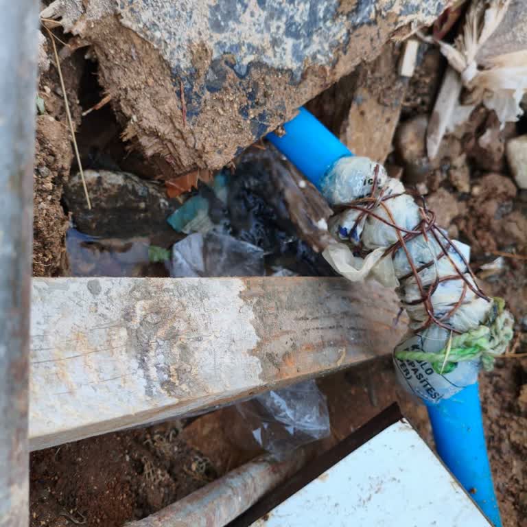 İZSU'nun Su Patlamasına Müdahale Etmemesi Mağduriyet Yaratıyor