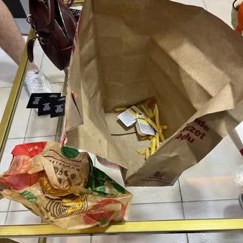 Eksik Ürün Ve İlgisiz Müşteri Hizmeti Nedeniyle Yaşanan Mağduriyet