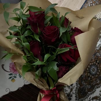 Özel Günde Hayal Kırıklığı: Solmuş Ve Özensiz Çiçek Teslimatı