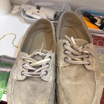 Ayakkabıda Kısa Sürede Bağcık Ve Tabanda Sorun