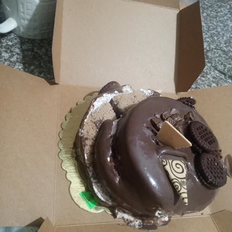 Taze Olmayan Pasta Ve Sorumluluk Almayan İşletmeler Mağduriyet Yaşattı