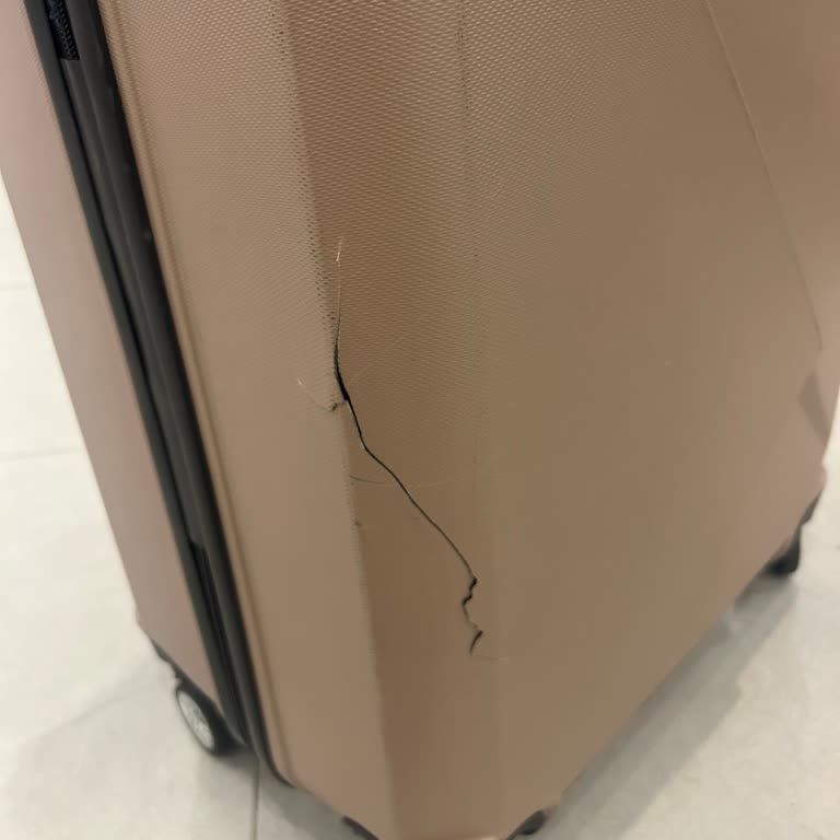 Her İki Uçuşta Da Valizlerimizin Kırılması Mağduriyet Yarattı