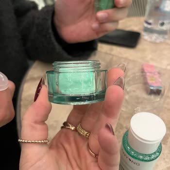 Satın Aldığım Akne Karşıtı Setin Kremi Neredeyse Boş Çıktı