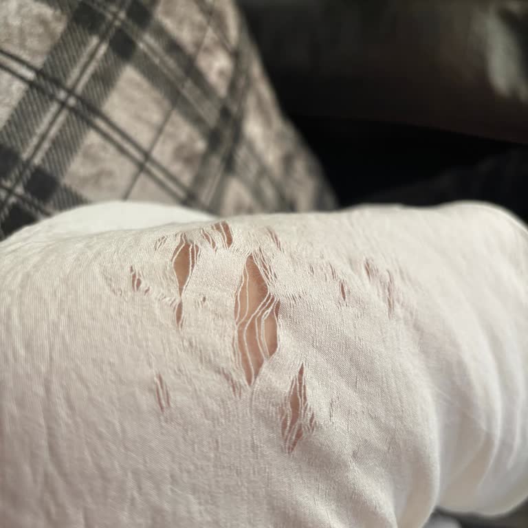 Zara’dan Aldığım Bluzlar İlk Giyişte Yırtıldı, Paramın İadesini İstiyorum