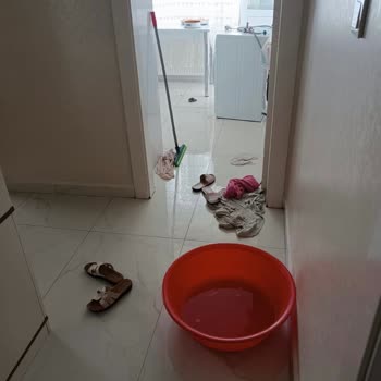 Yeni Çamaşır Makinesi Kurulumu Sırasında Evimde Oluşan Hasar Ve Servis Mağduriyeti