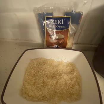 Aldığım Pirinç Paketinden Kurtçuklar Çıktı Mağduriyetimin Giderilmesini İstiyorum