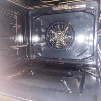 Garanti Süresine Rağmen Fırın Tepsilerindeki Deformasyona Ücret Talebi